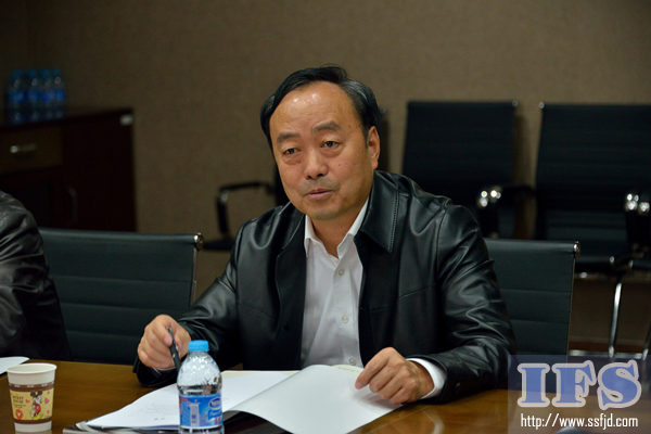 新疆维吾尔自治区司法厅党委委员副厅长李世玉一行来我所考察