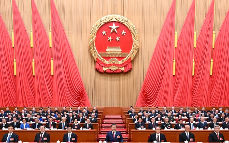 十四届全国人大四次会议在京闭幕