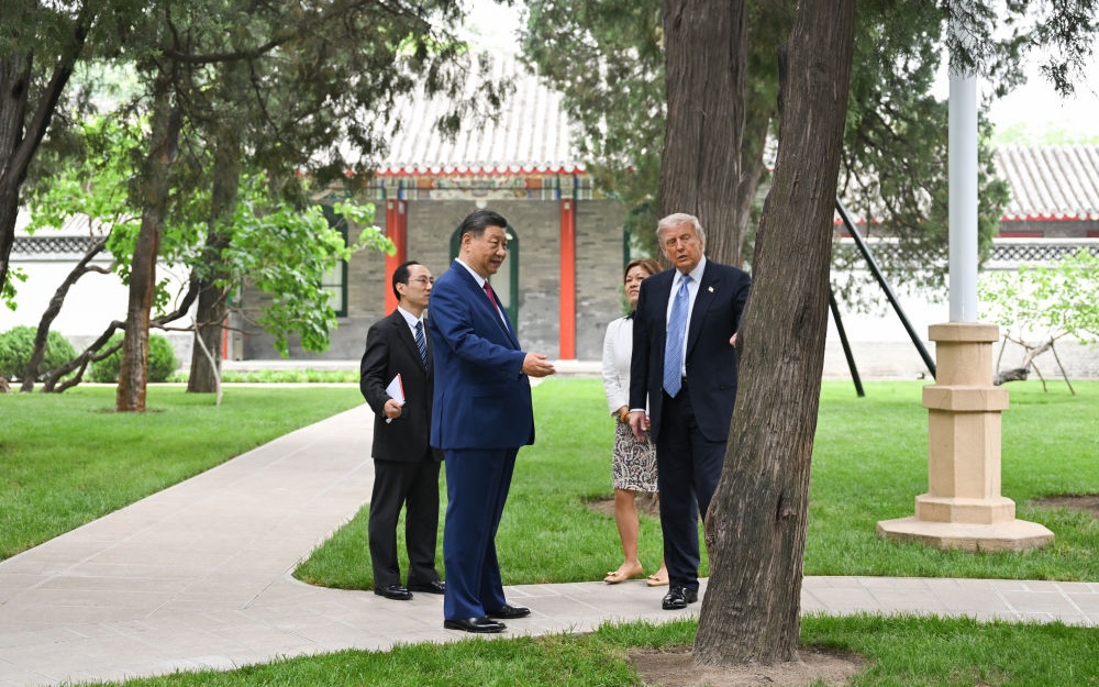习近平同美国总统特朗普在中南海小范围会晤